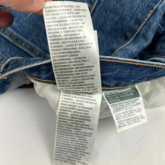 Levi’s Women’s 28 Wedgie Button Fly Distressed Medium Wash Jean - Picture 6 of 14